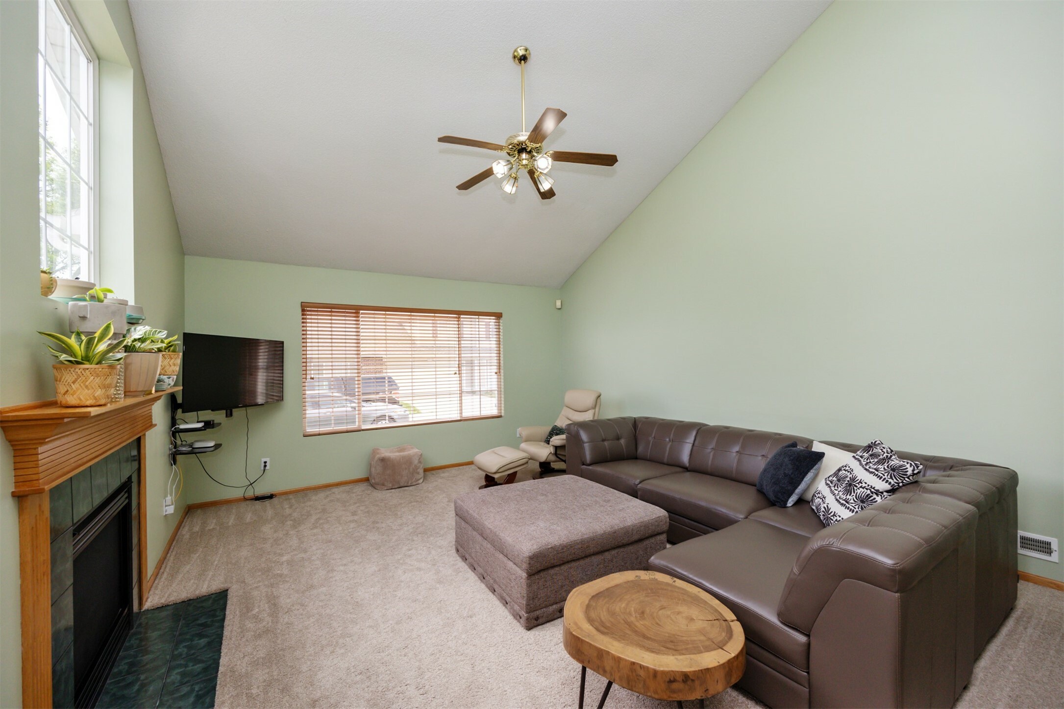 Property Photo: 5404 Longview Court 4 IA 50131