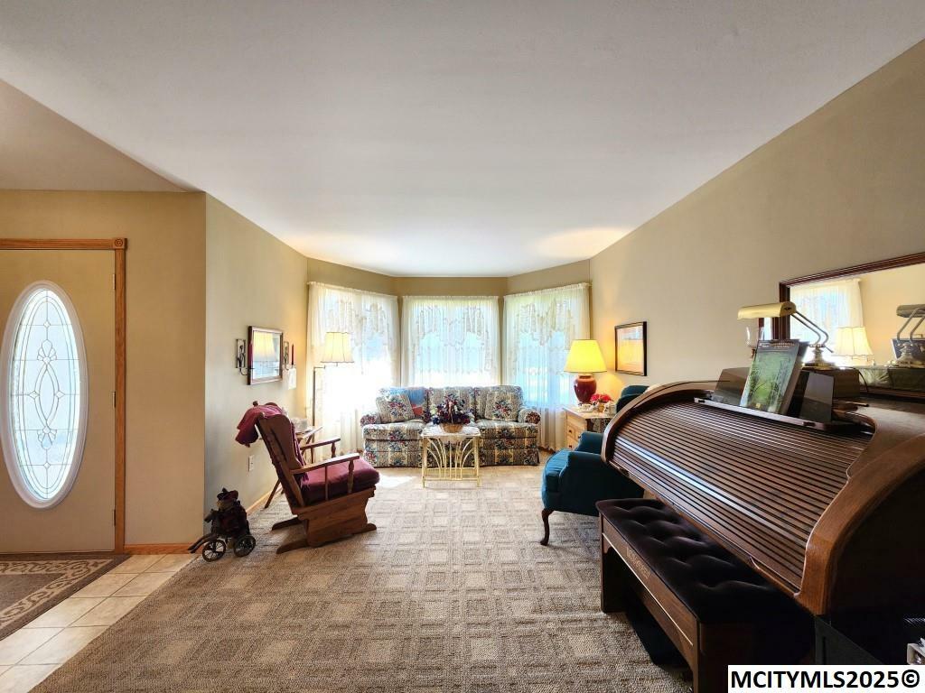 Property Photo: 1112 Sapphire Ct IA 50401