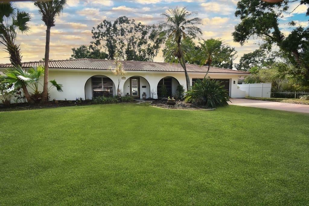 Property Photo: 8740 15th Street N FL 33702