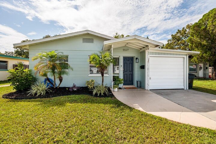 Property Photo:  5527 Kelly Drive N  FL 33703 