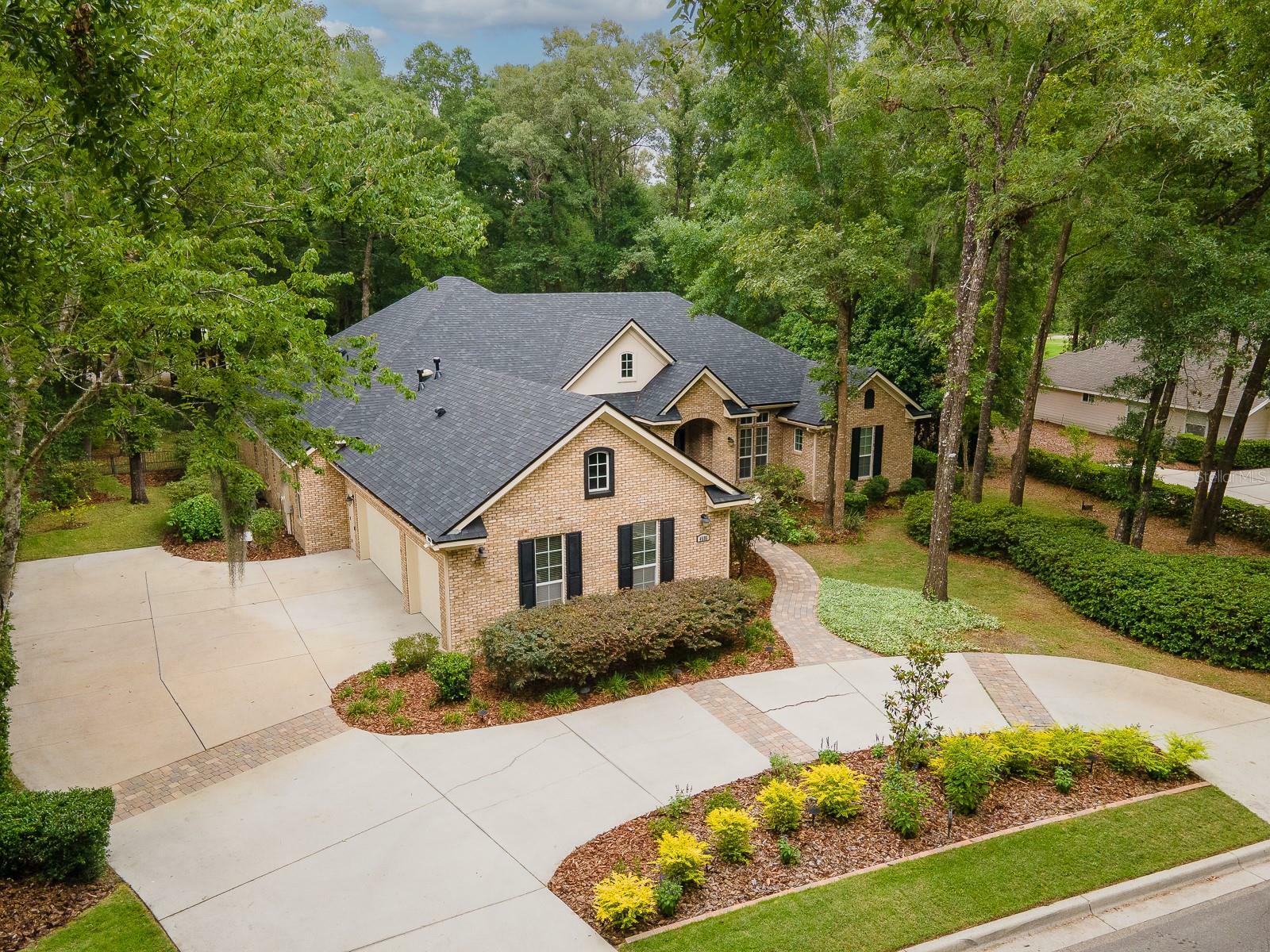 Property Photo: 4535 SW 105th Drive FL 32608