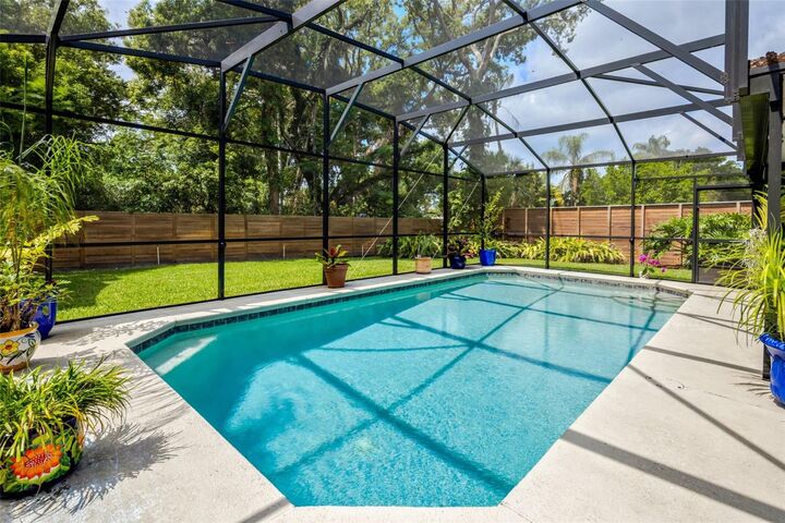 Property Photo: 502 Oak Lane FL 32751