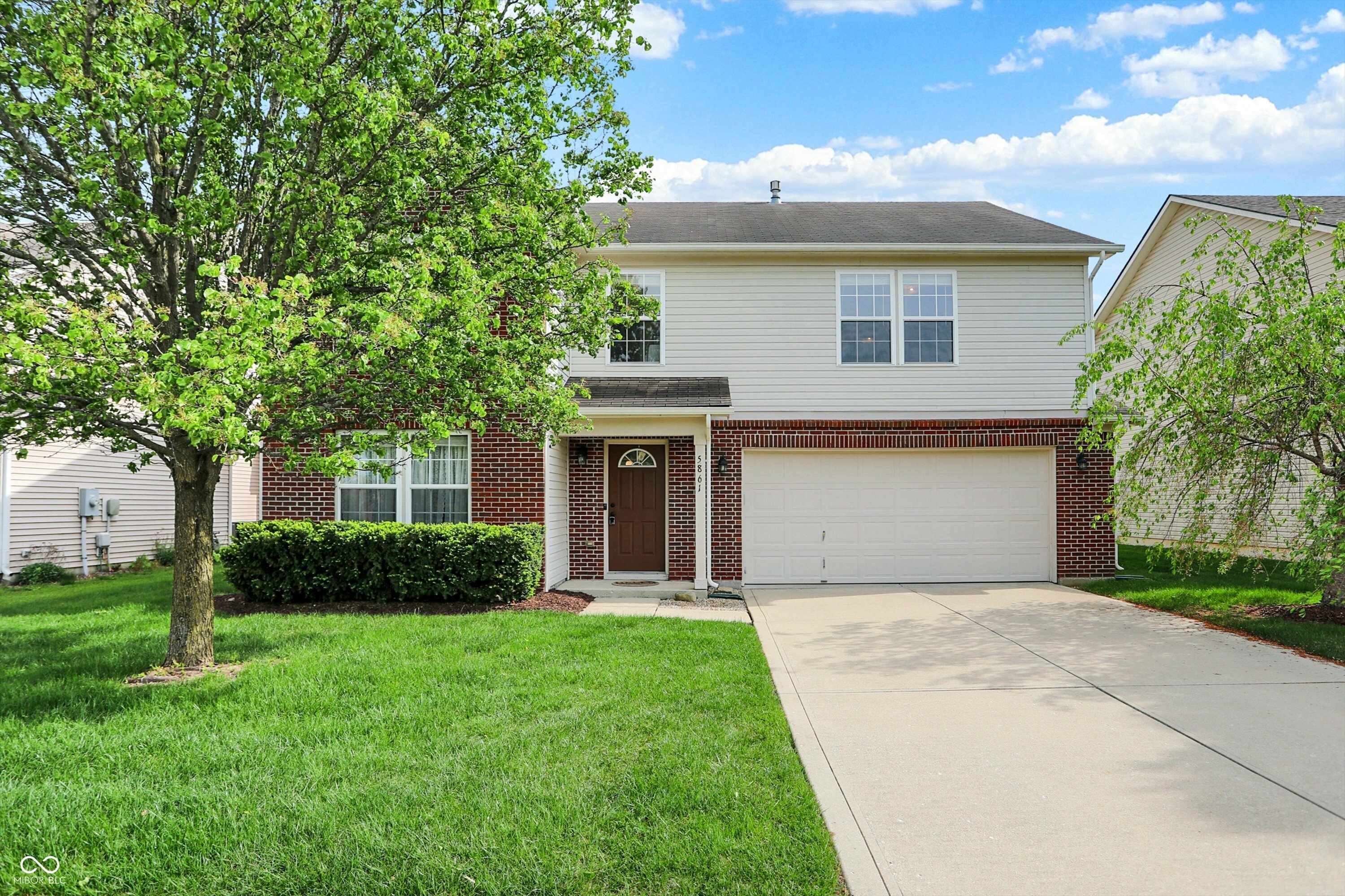 Property Photo: 5861 W Deerview Bend IN 46055