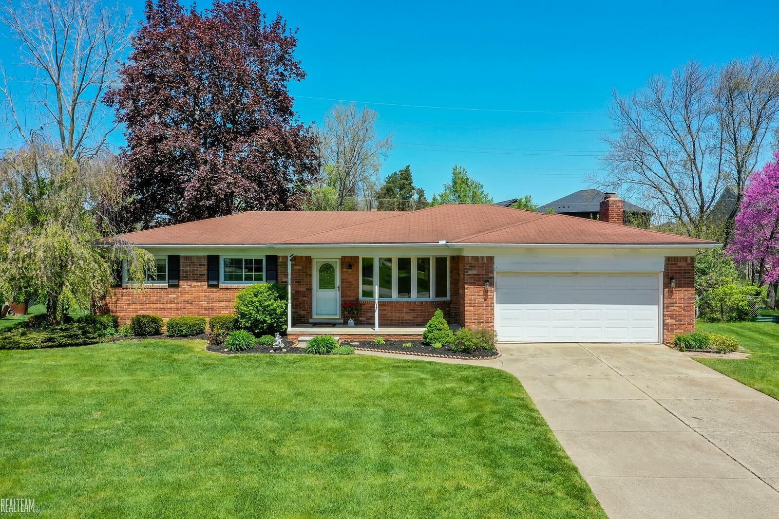 54562 Horizon Drive  Shelby Twp MI 48316 photo