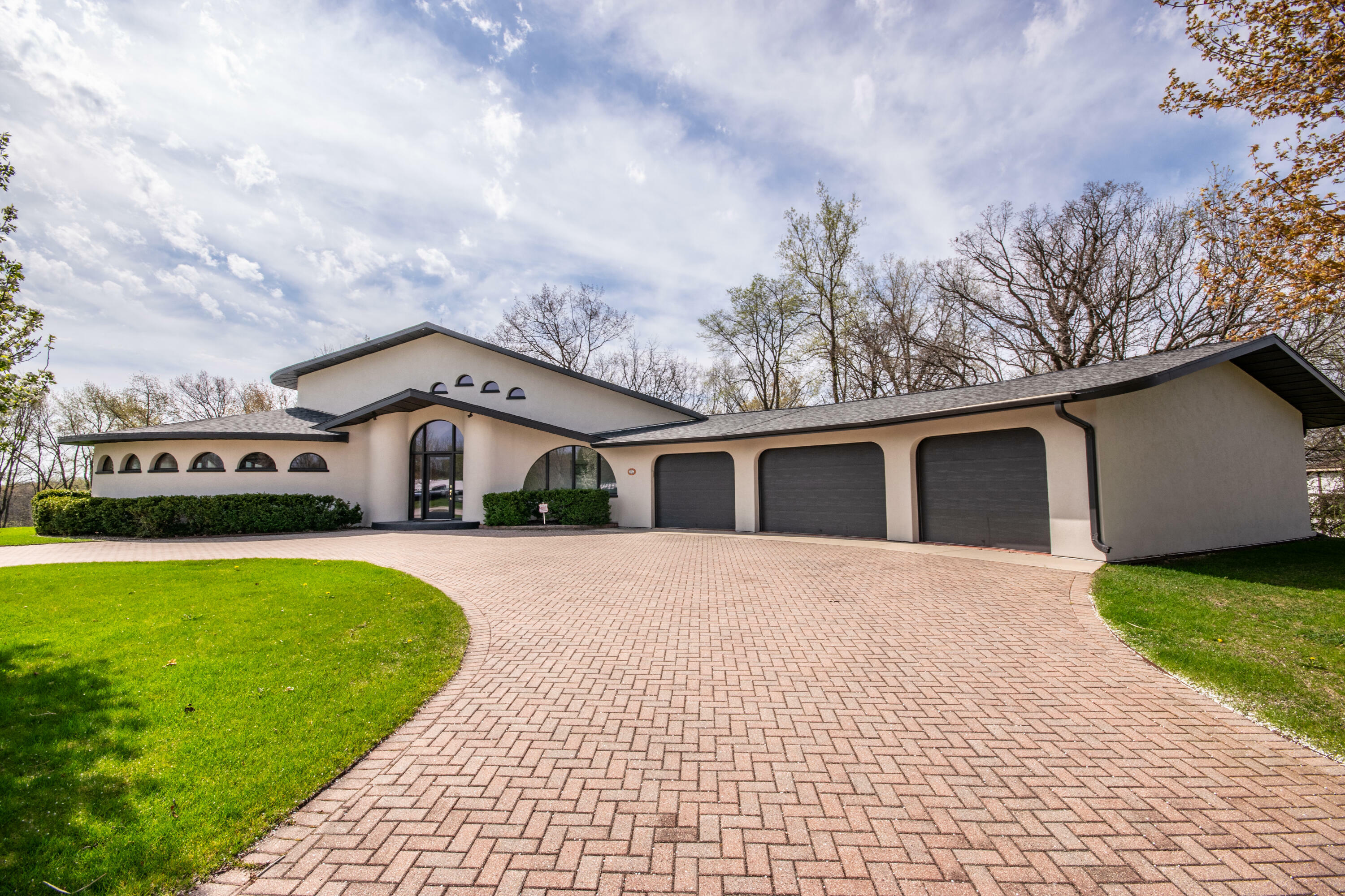 Property Photo: 4455 Club Dr WI 53086