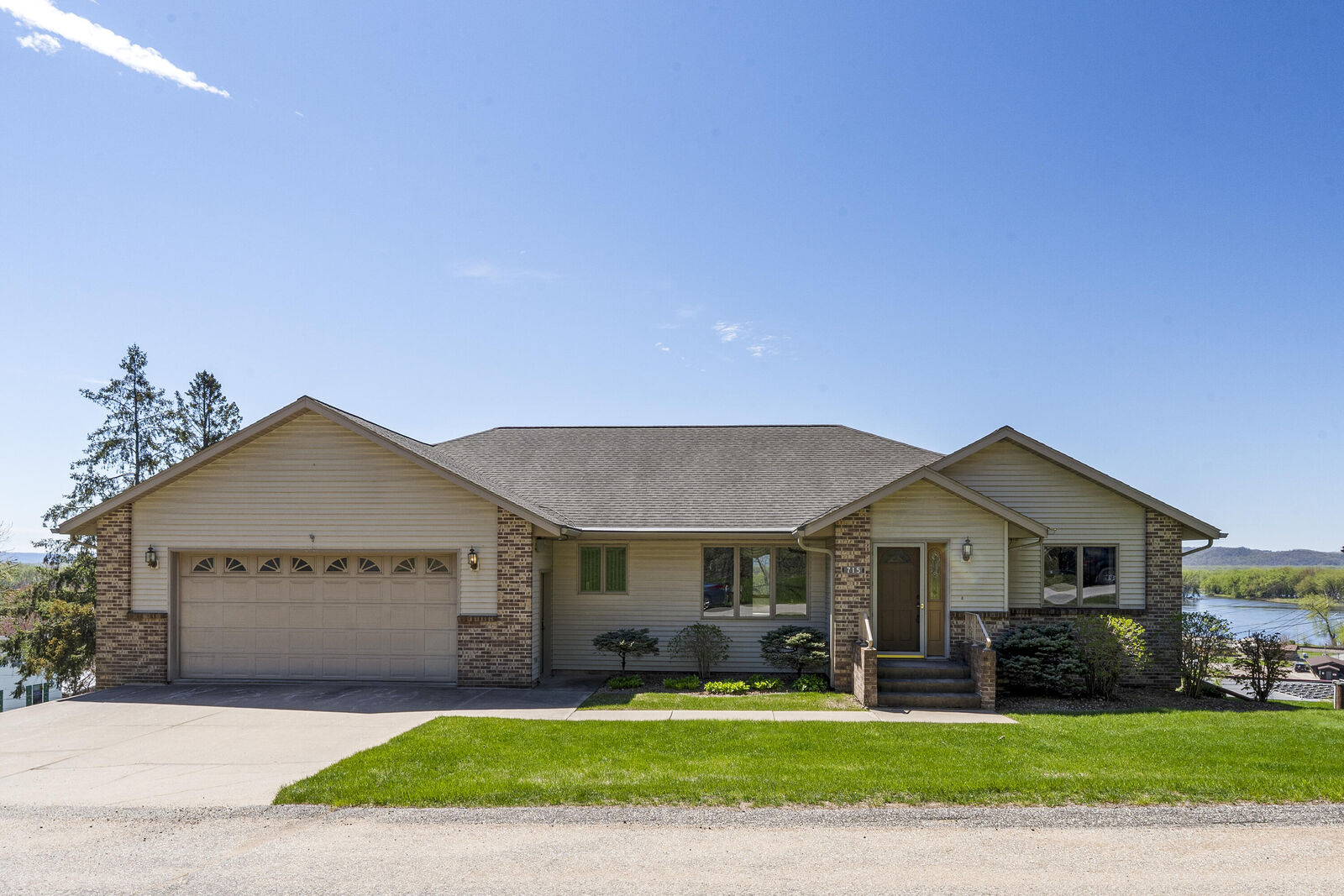 Property Photo:  715 S Hill St  WI 54629 