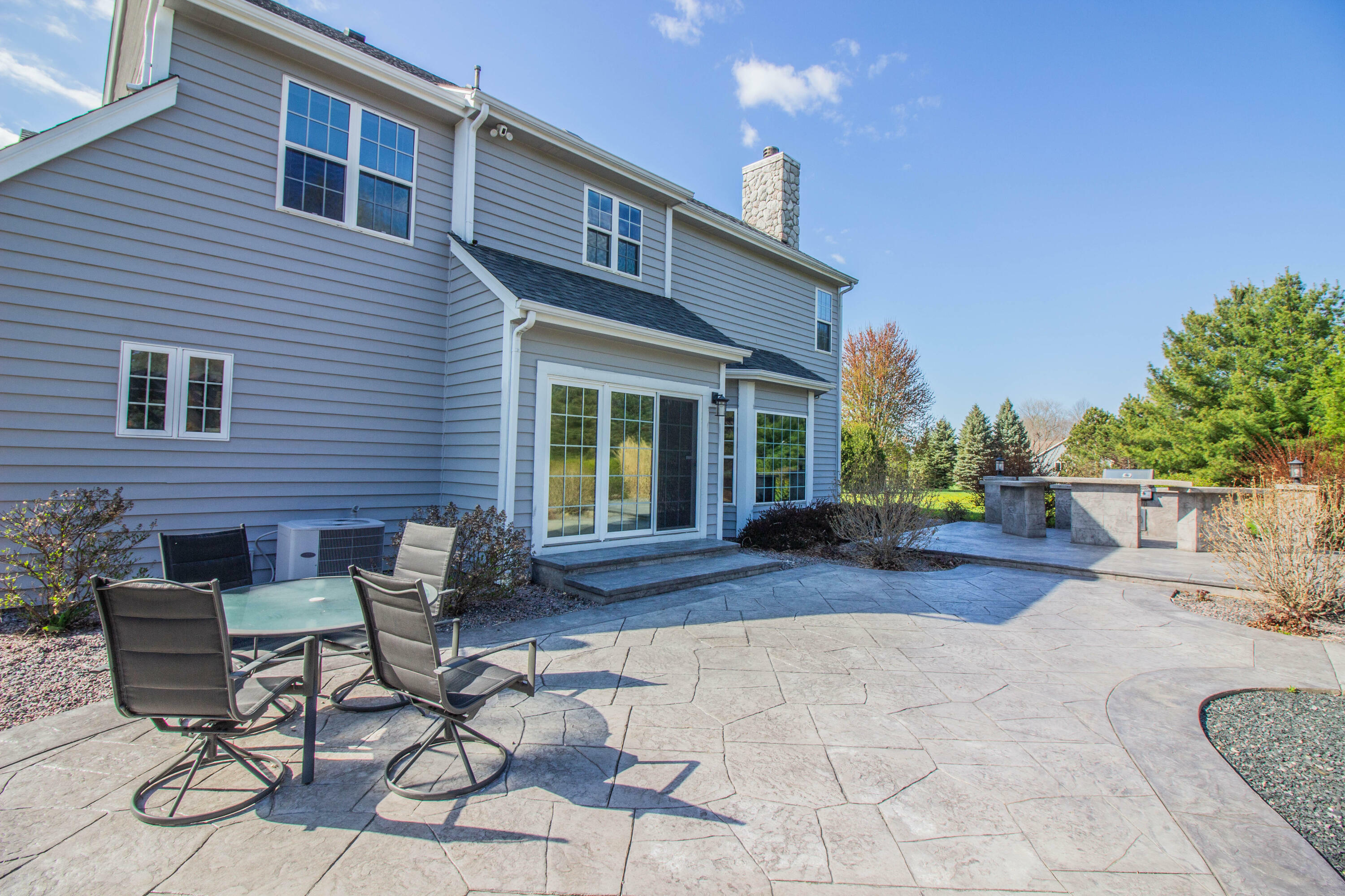 Property Photo: W254s7740 Applewood Cir WI 53189