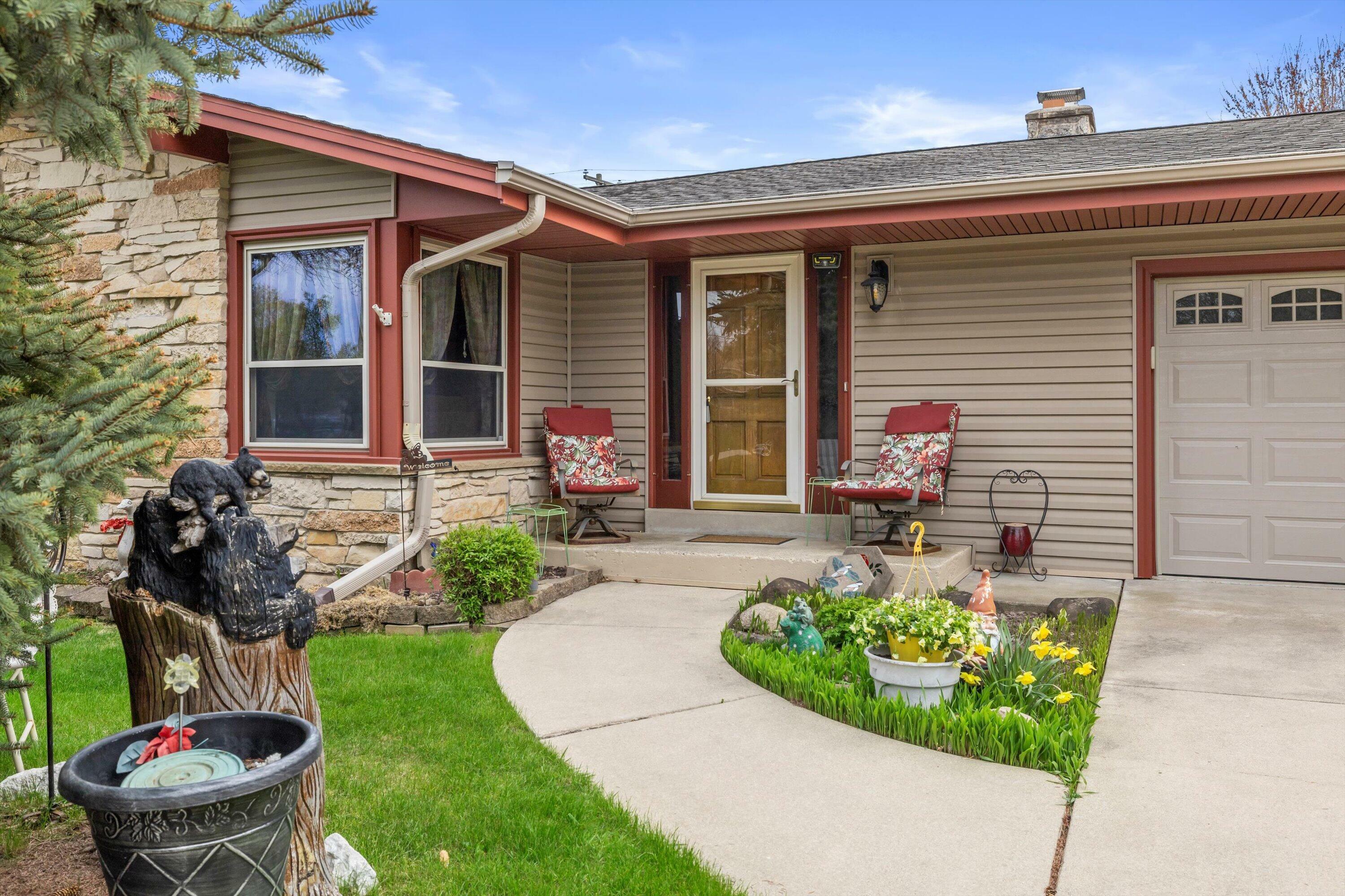 Property Photo: 5943 Emstan Hills Rd WI 53406