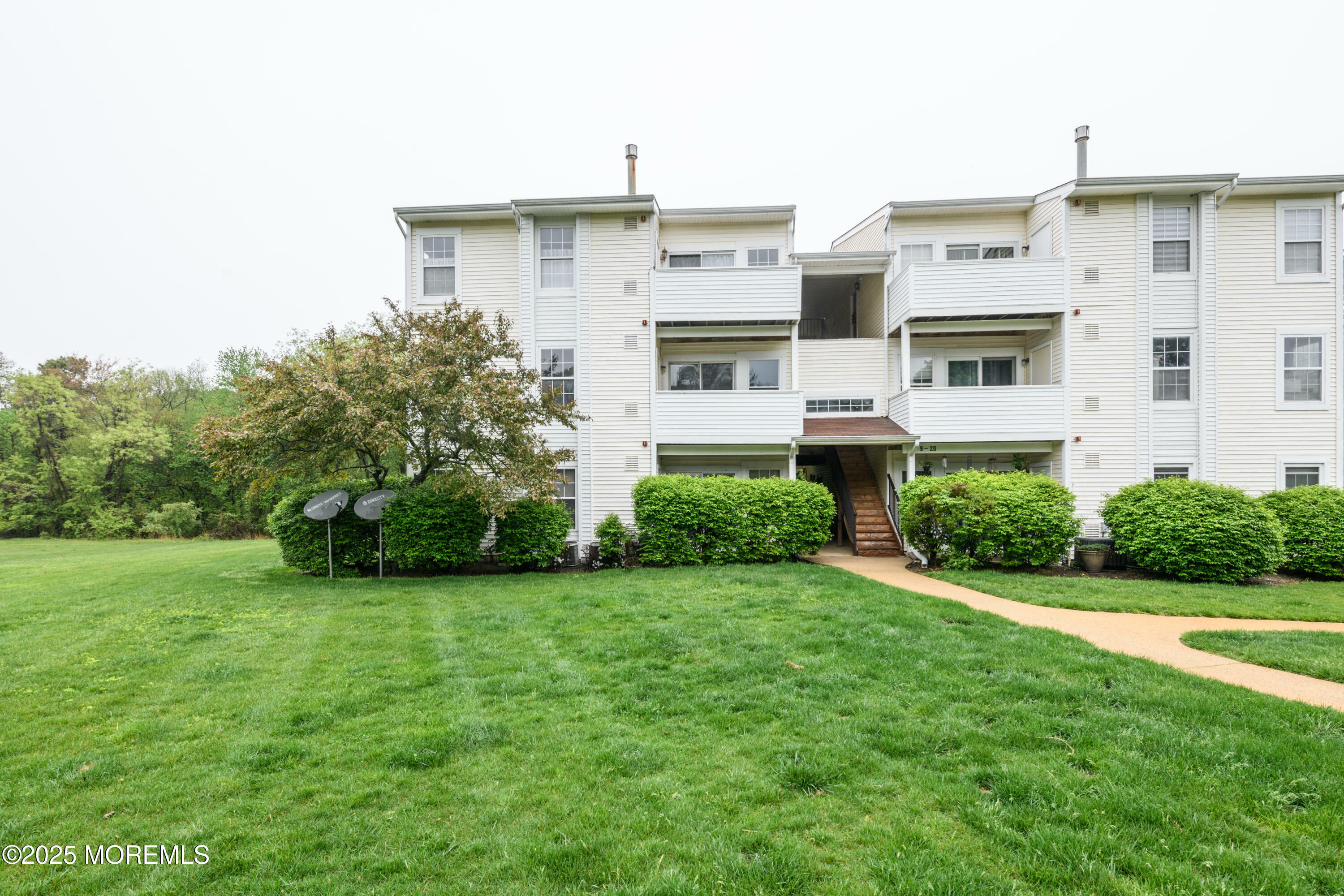 10 Basset Court  Tinton Falls NJ 07753 photo