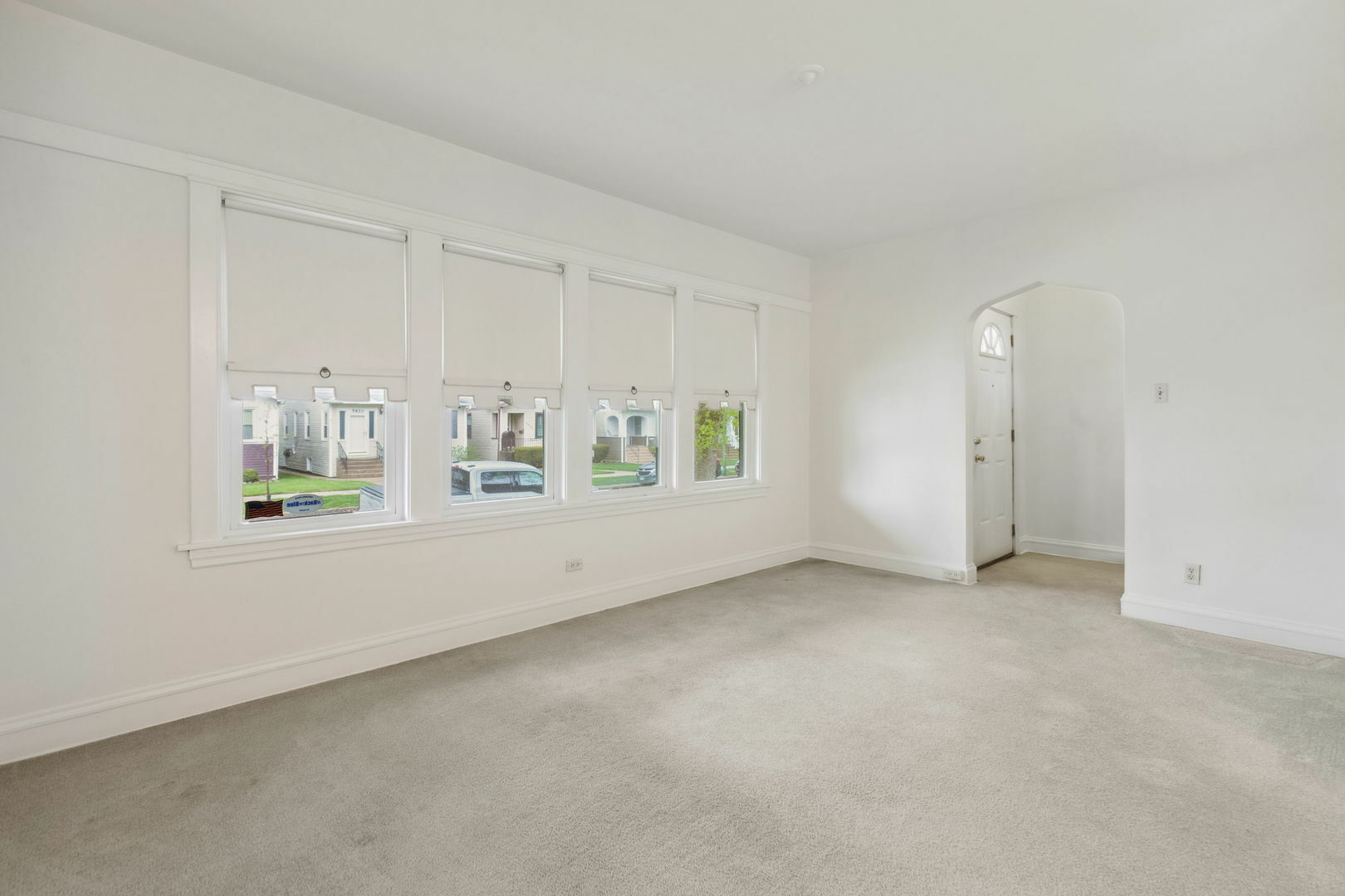 Property Photo: 5819 N Markham Avenue IL 60646