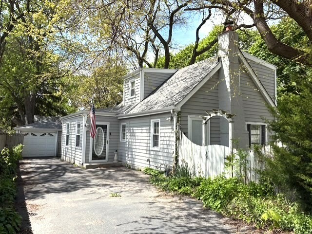 Property Photo: 930 N Sleight Street IL 60563
