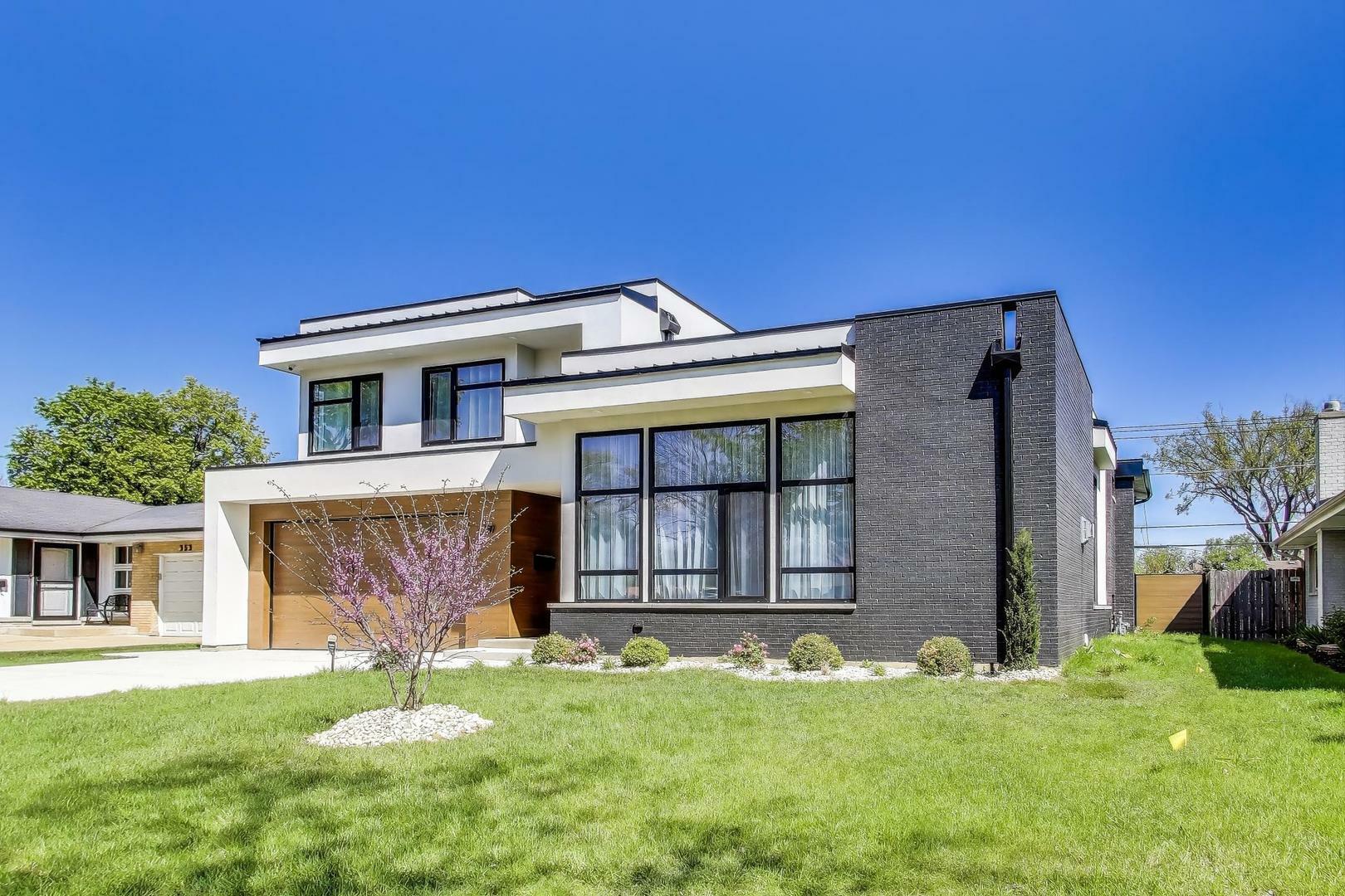 Property Photo: 359 E Church Street IL 60126