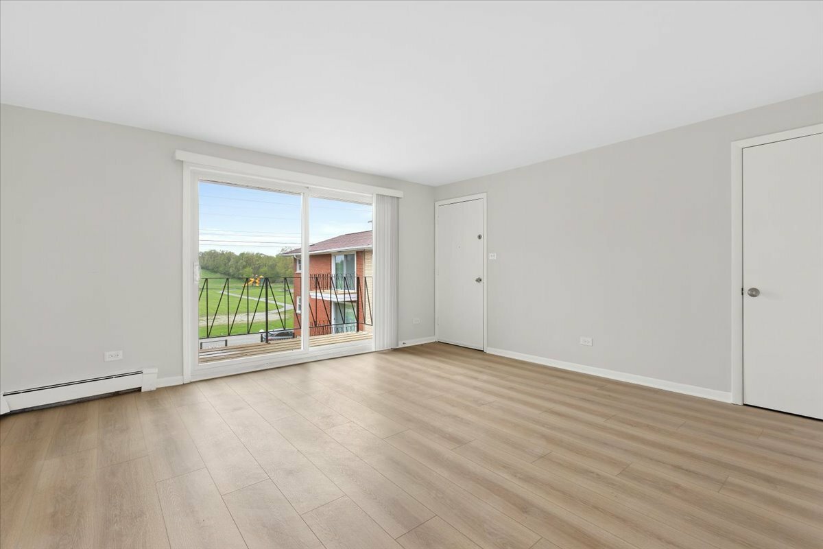 Property Photo: 14121 S Stewart Avenue 3E IL 60827