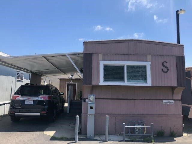 Property Photo:  1618 W 132nd Street 17  CA 90249 