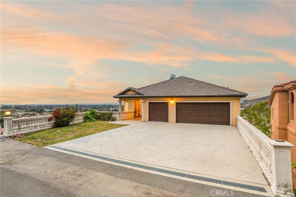 Property Photo: 12336 Circula Panorama CA 92705