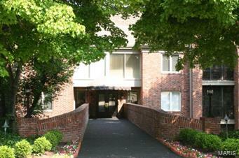 Property Photo: 14300 Conway Meadows Ct. E 104 MO 63017