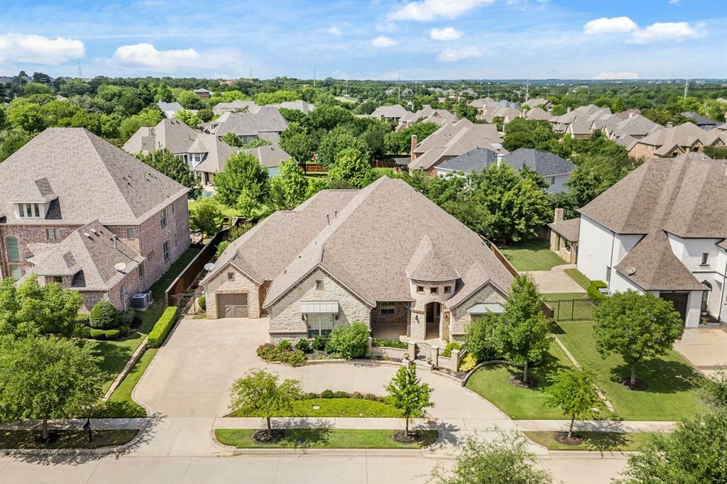 Property Photo: 208 Saint Tropez Drive TX 76092