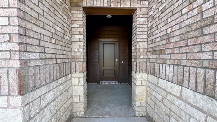 Property Photo: 4121 Twisted Creek Drive TX 76036