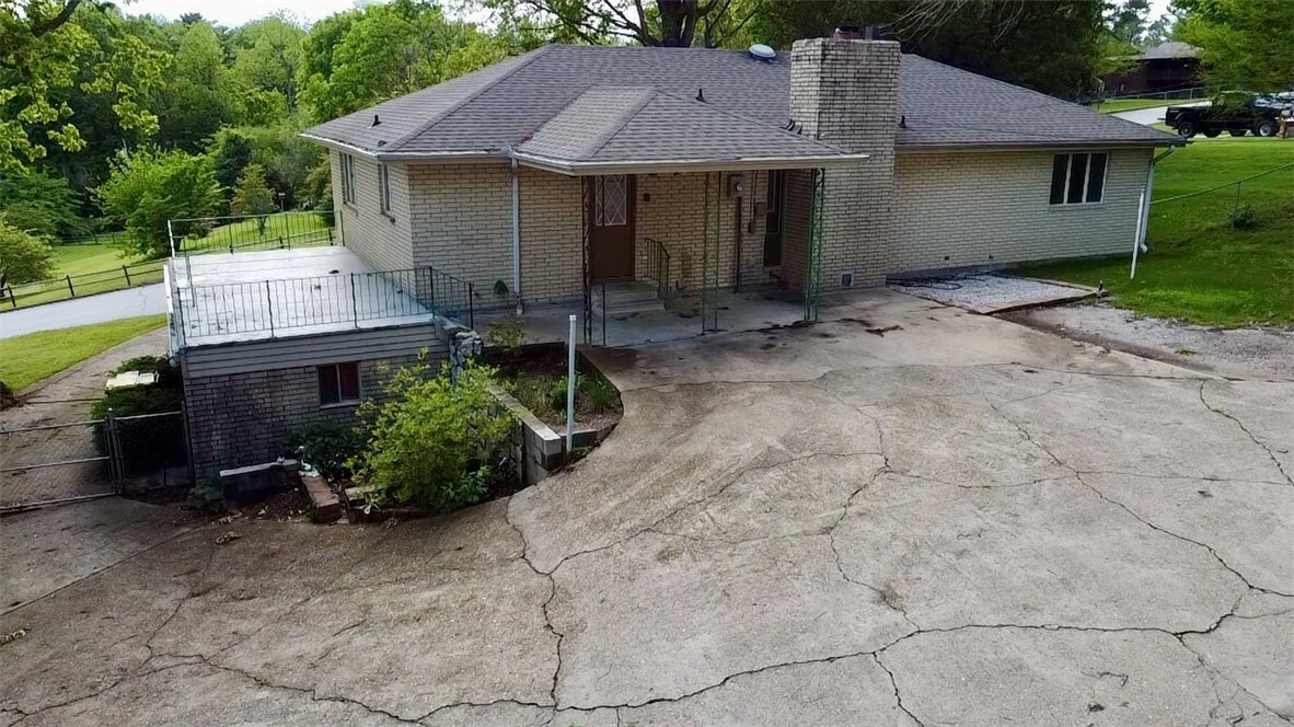 Property Photo: 1003 N Liberty Street AR 72601