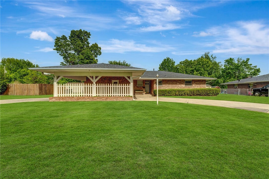 116 Rogers Circle Drive  Springdale AR 72764 photo