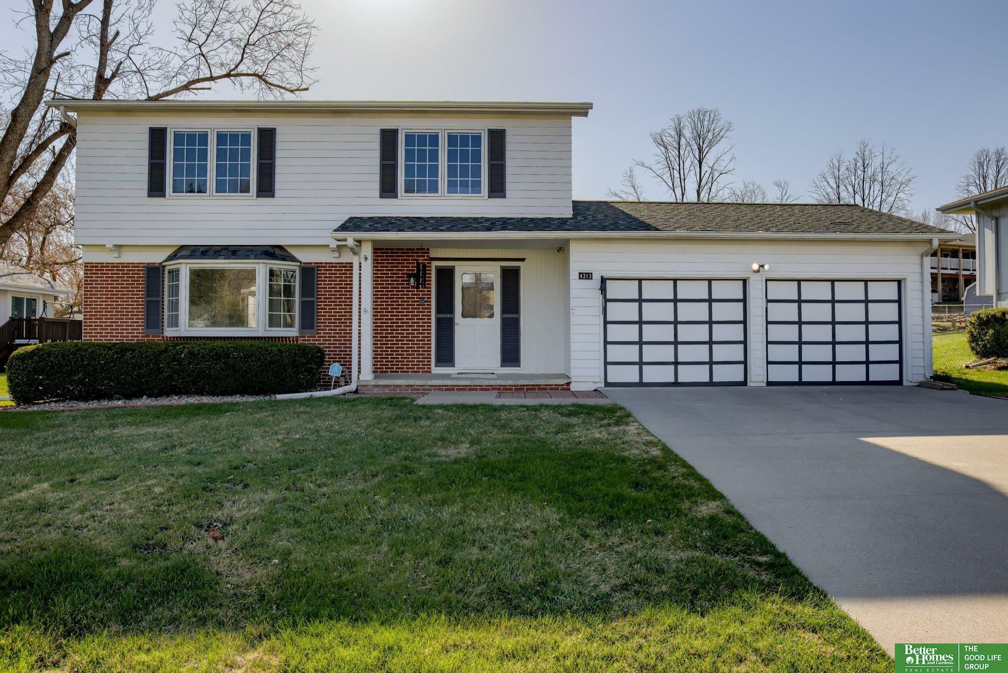 Property Photo: 4313 N 101 Street NE 68134
