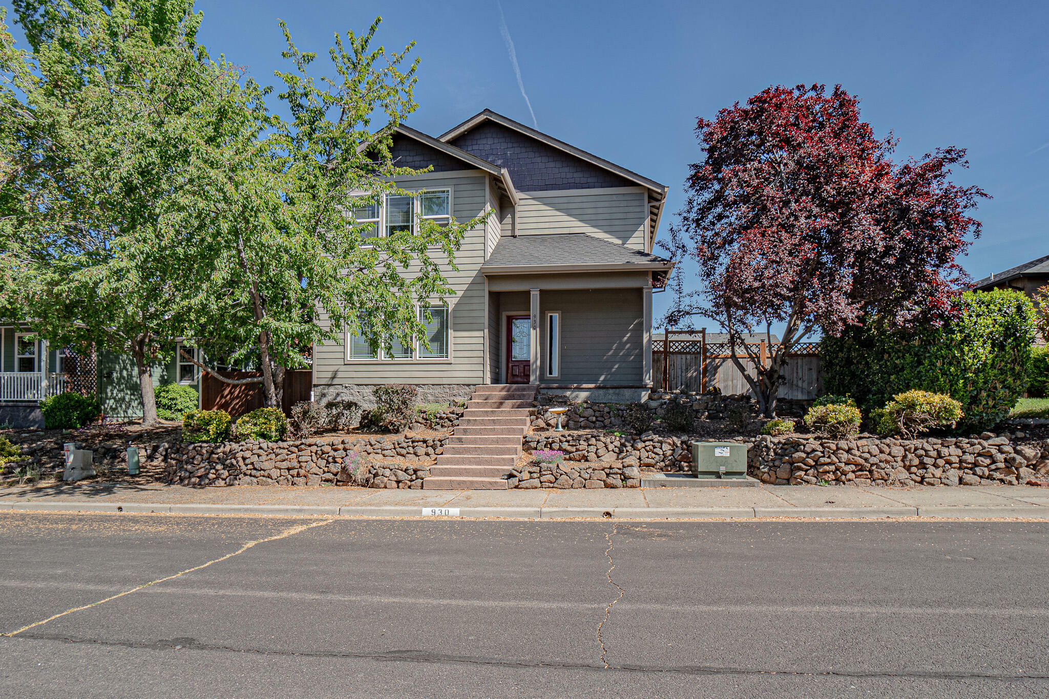 Property Photo: 930 Win Way OR 97524
