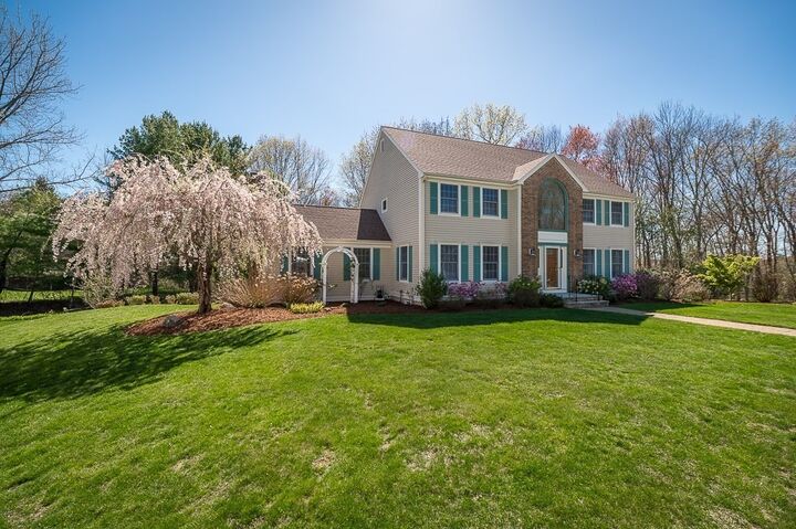 Property Photo: 124 Lilah Ln MA 01867