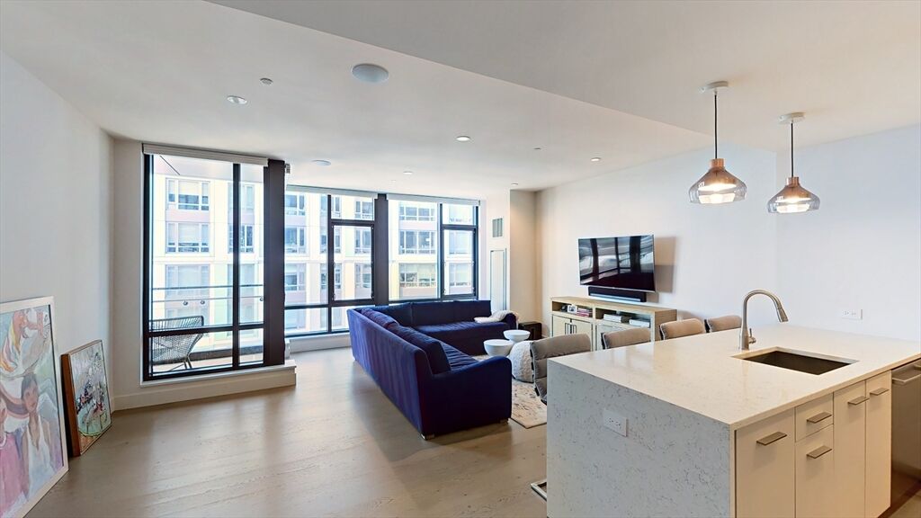 Property Photo:  40 Traveler St 605  MA 02118 