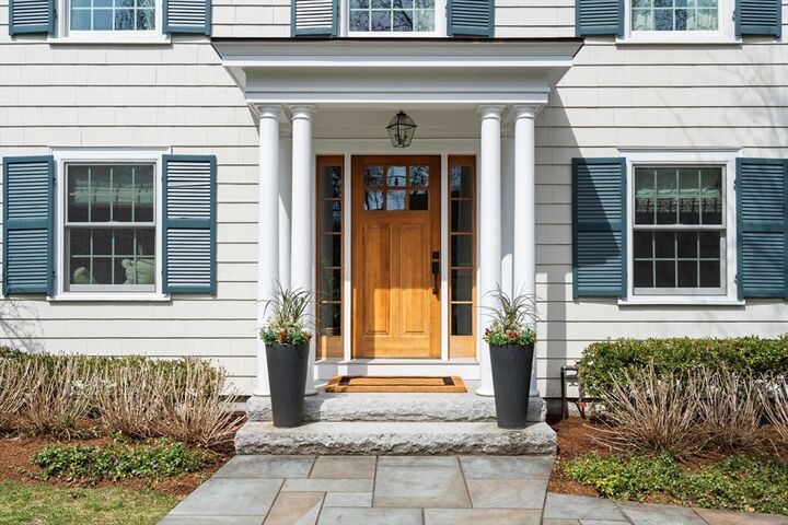 Property Photo:  9 Lafayette Cir  MA 02482 