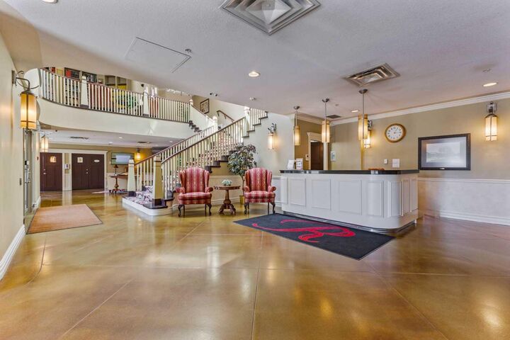 Property Photo:  1718 14 Avenue NW 409  AB T2N 4Y7 