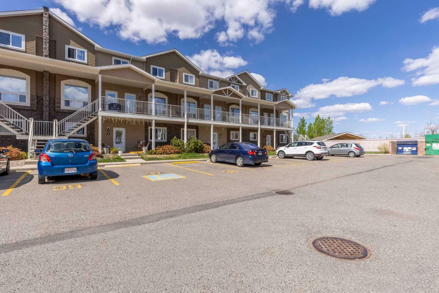 Property Photo: 47 Keystone Terrace W 35 AB T1J 5B8