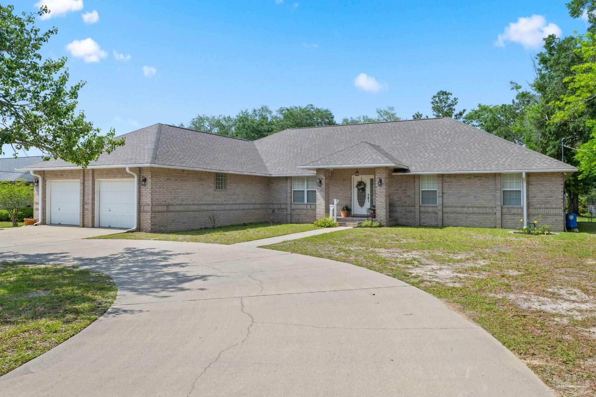 Property Photo: 1838 Hollyhill Rd FL 32526