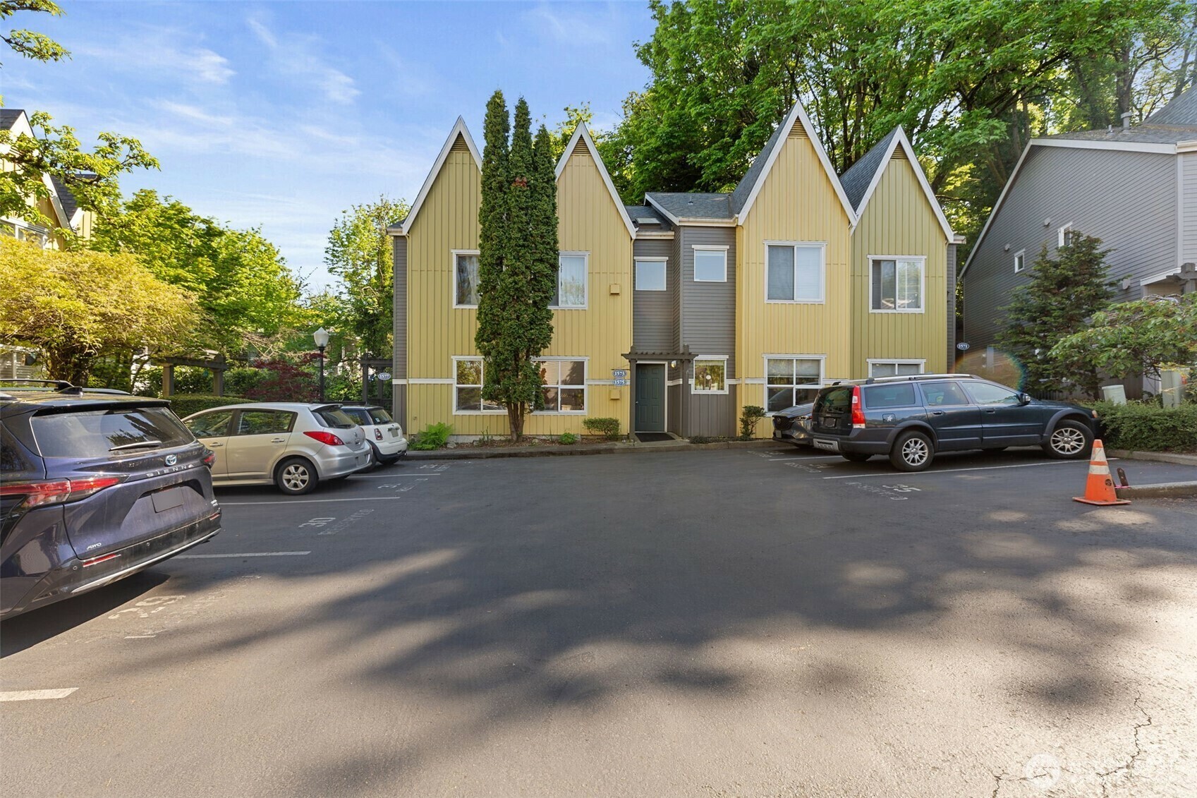 Property Photo: 1577 Cherrylane Avenue S 1577 WA 98144