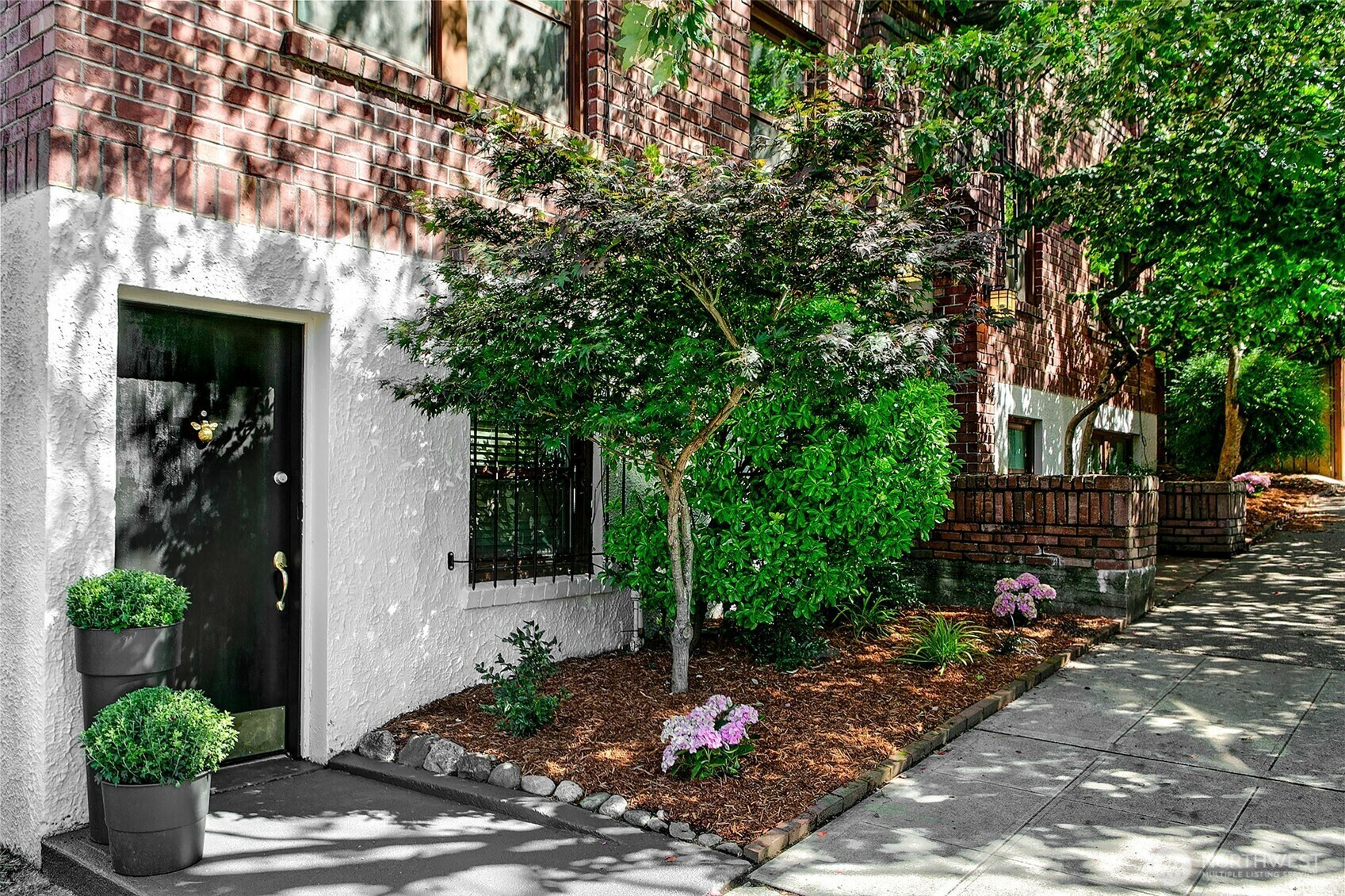 Property Photo: 516 E Thomas Street 105 WA 98102