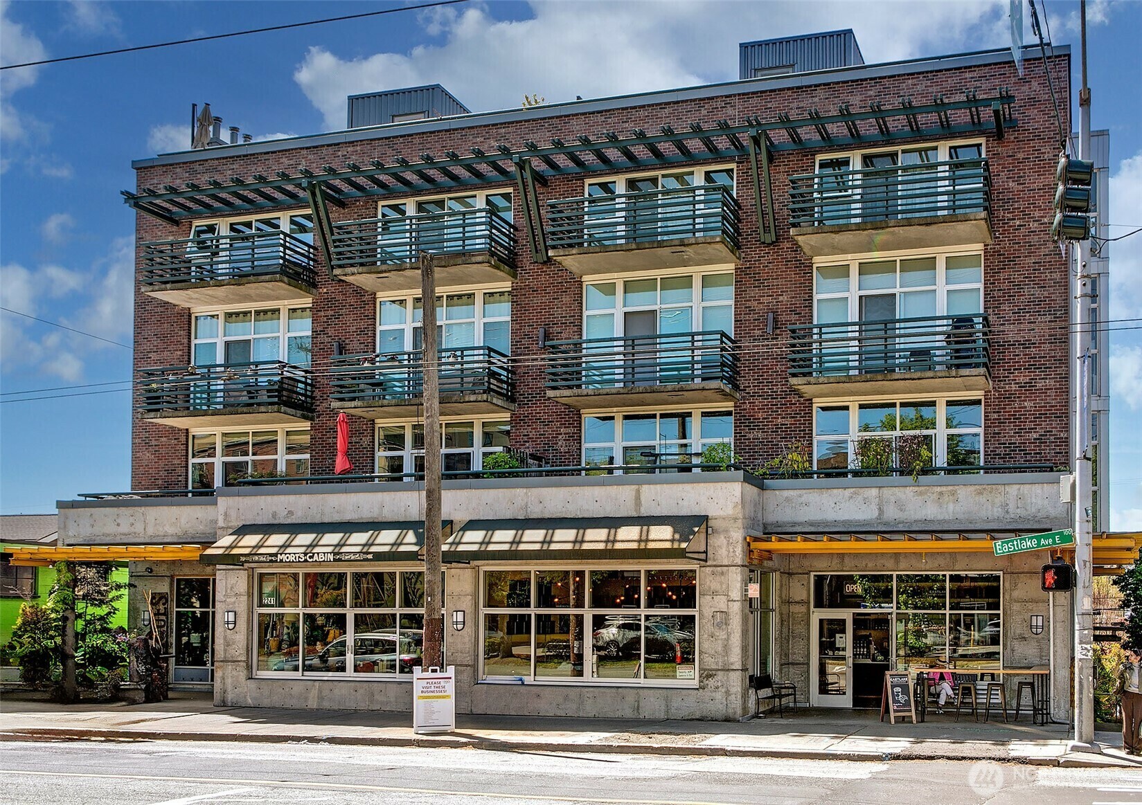 Property Photo: 125 E Lynn Street 205 WA 98102