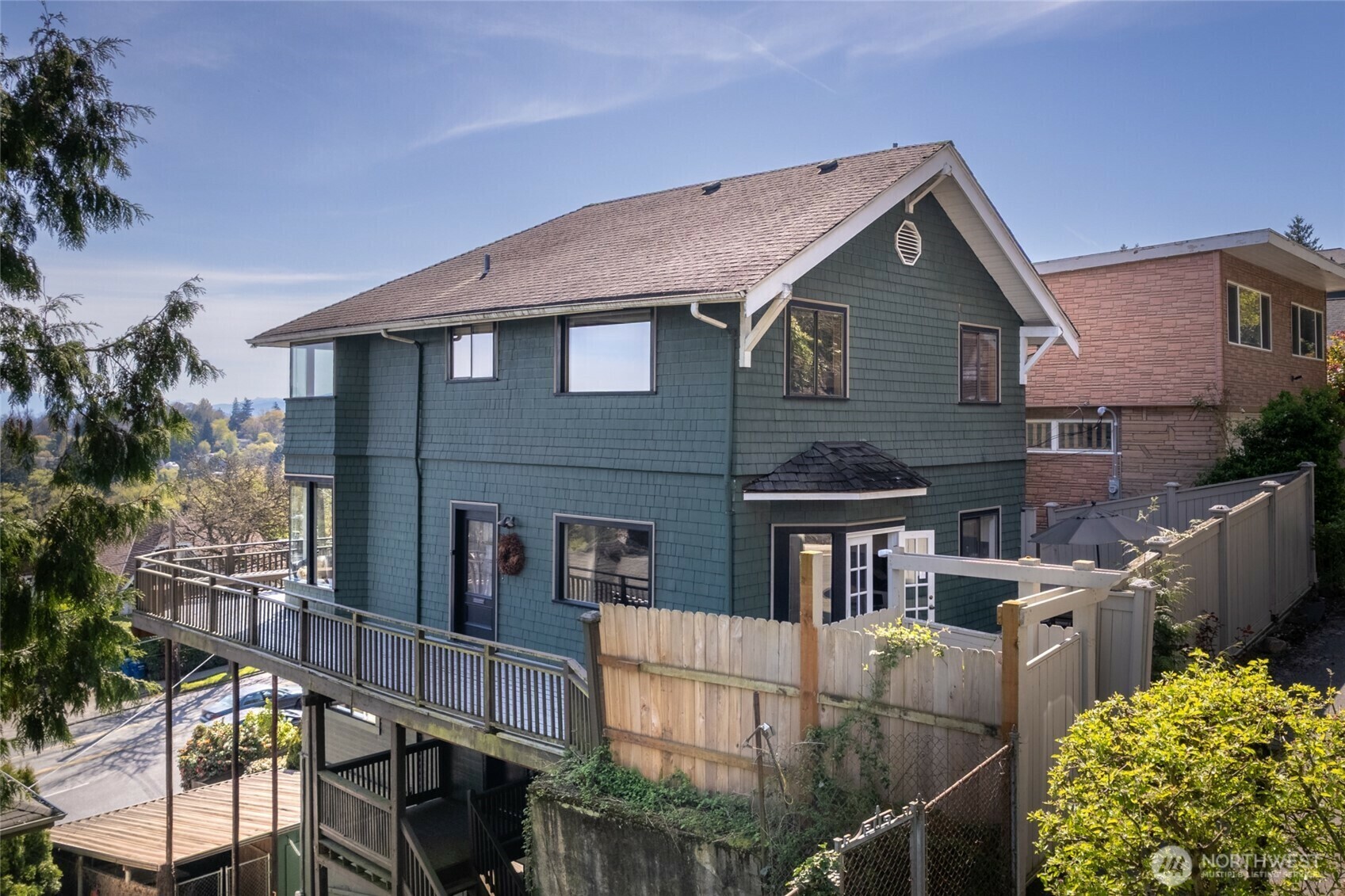 Property Photo: 1208 23rd Avenue E WA 98112