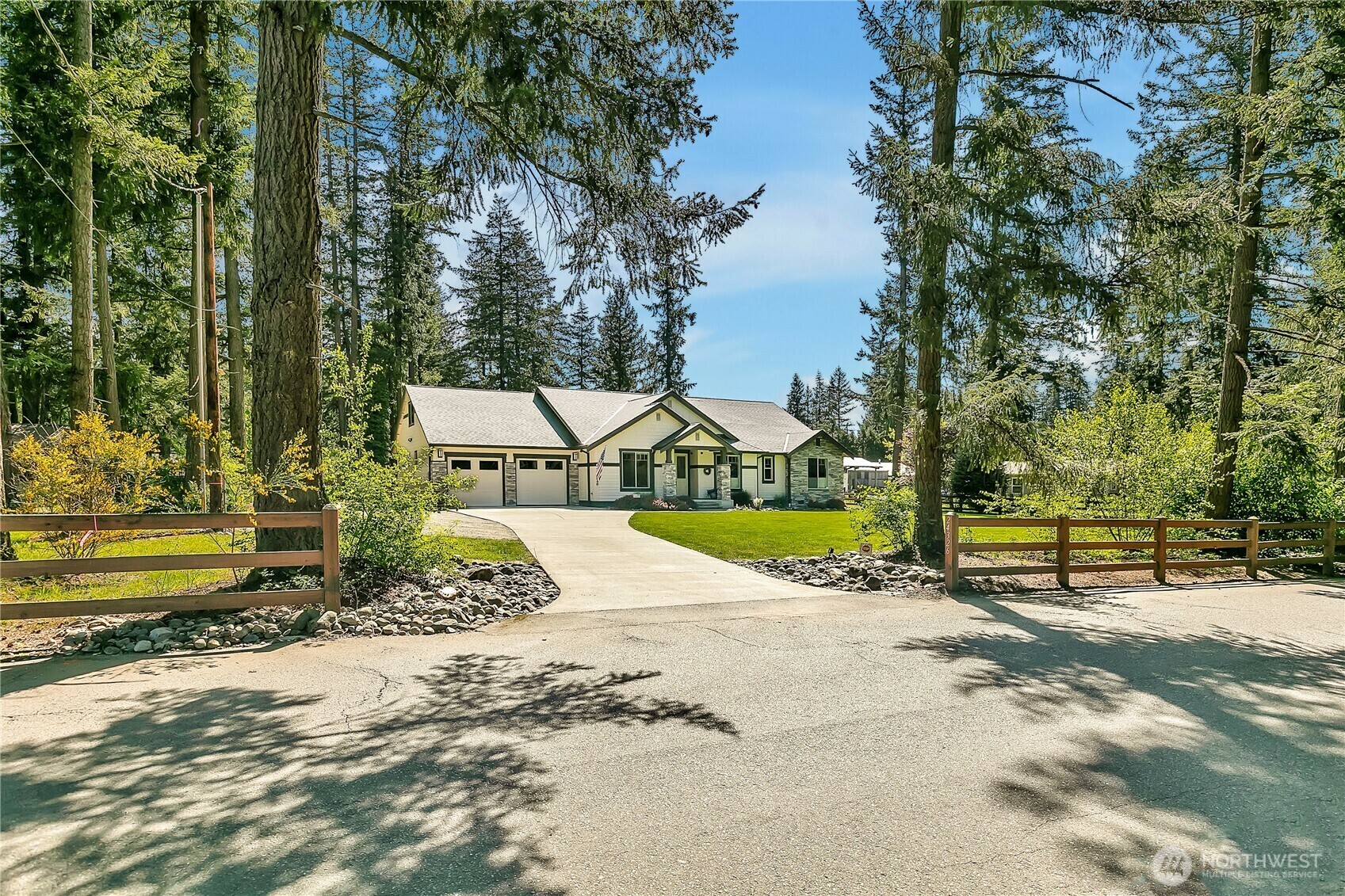 Property Photo: 24326 200th Avenue SE WA 98038