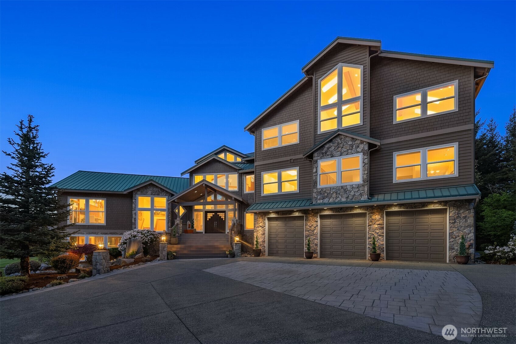 Property Photo: 15803 Uplands Way SE WA 98045