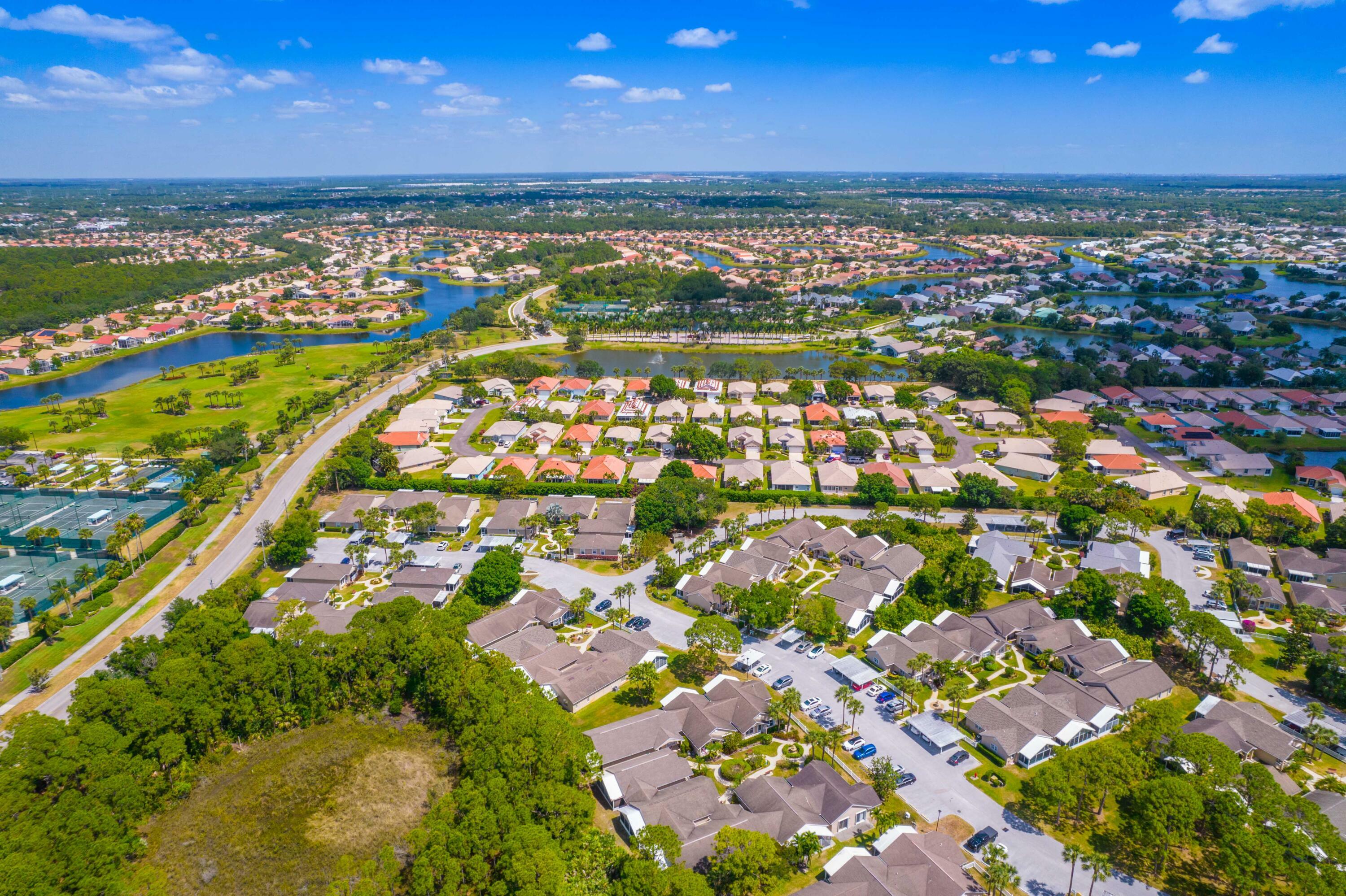 Property Photo:  607 NW San Remo Circle  FL 34986 