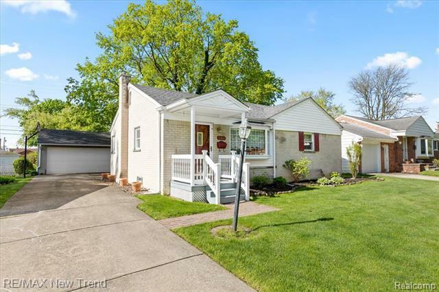 Property Photo: 31601 Marblehead Road MI 48336