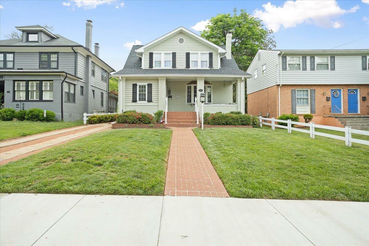 Property Photo: 2509 Rosalind Ave SW VA 24014