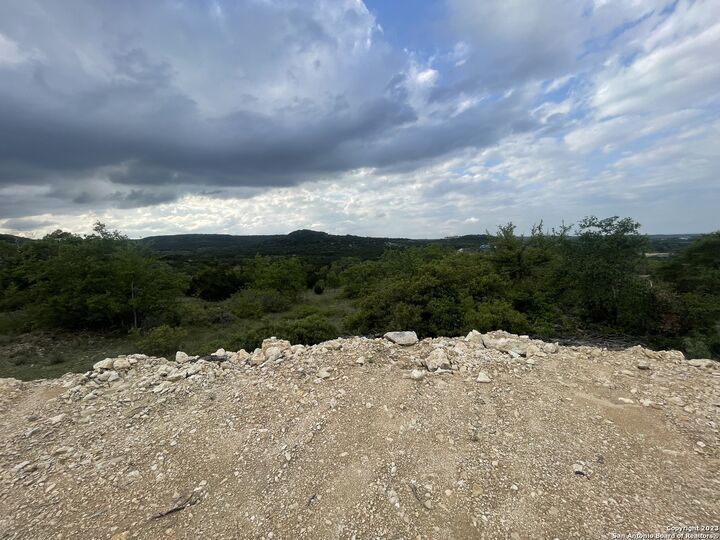 Property Photo: 23715 Oakshire Ridge TX 78006