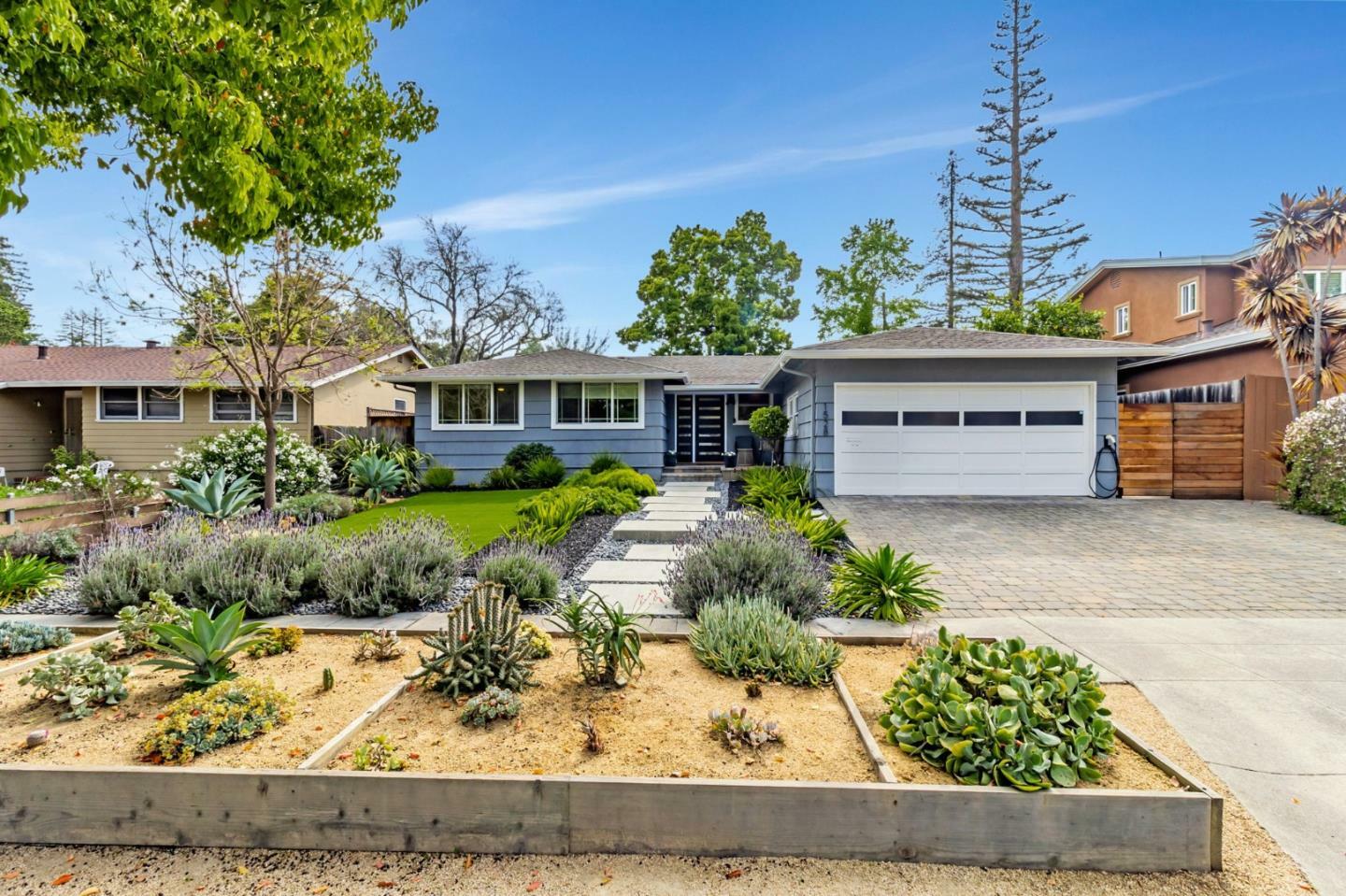 Property Photo: 1528 Fernside Street CA 94061