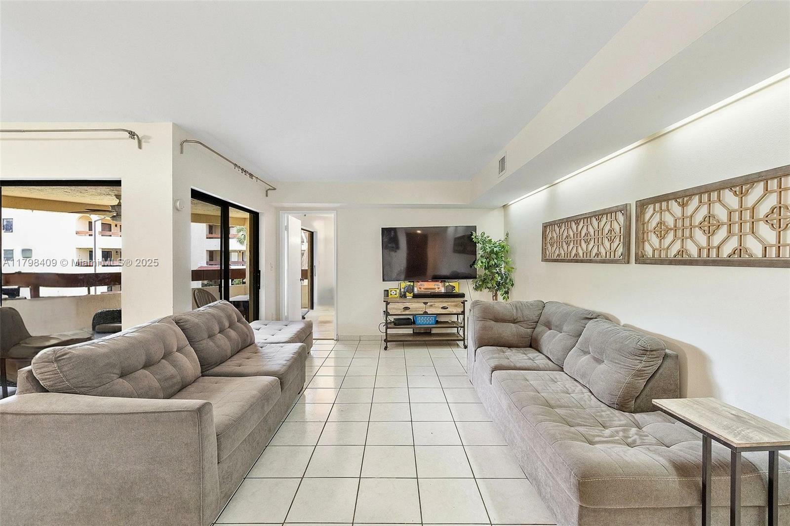 Property Photo: 8830 SW 123rd Ct I-308 FL 33186