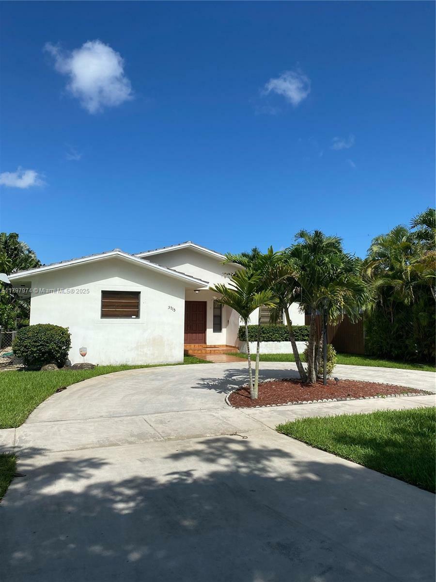 Property Photo: 3715 SW 60th Pl FL 33155