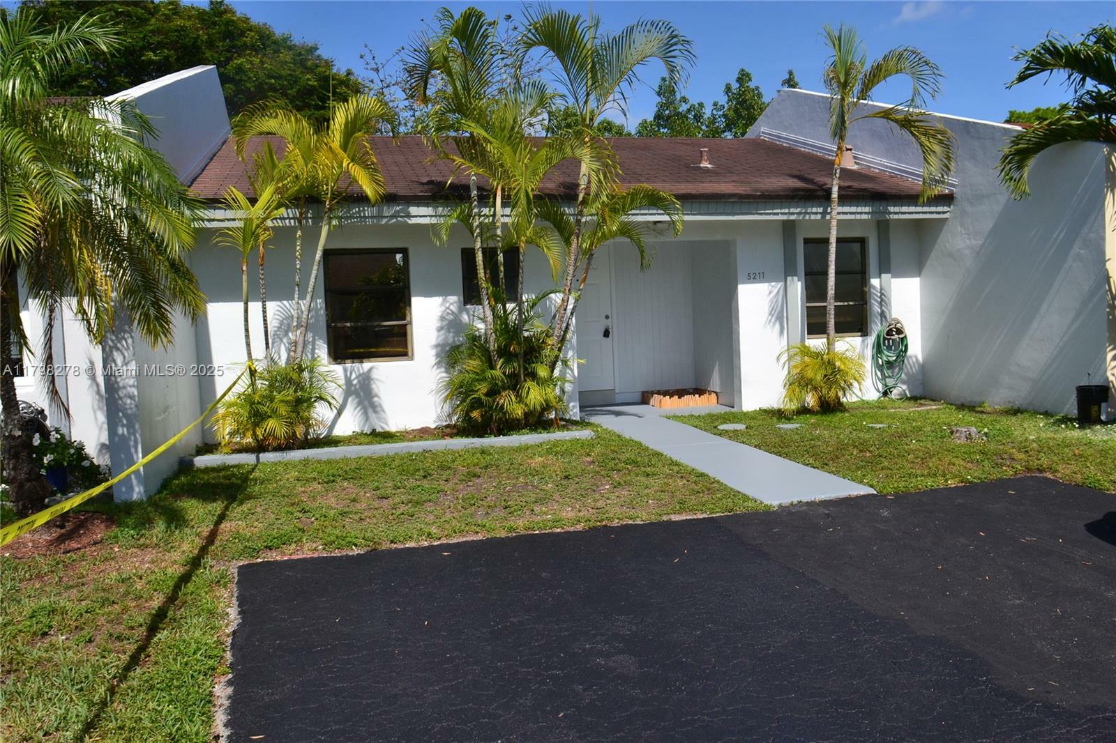 Property Photo: 5211 SW 141st Pl X FL 33175