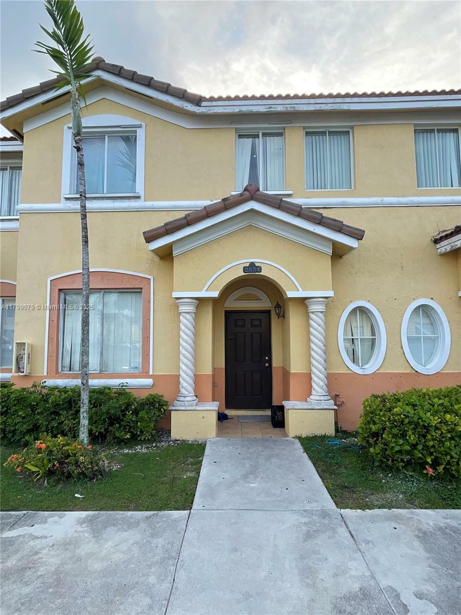Property Photo: 2834 SE 16th Ave 111 FL 33035