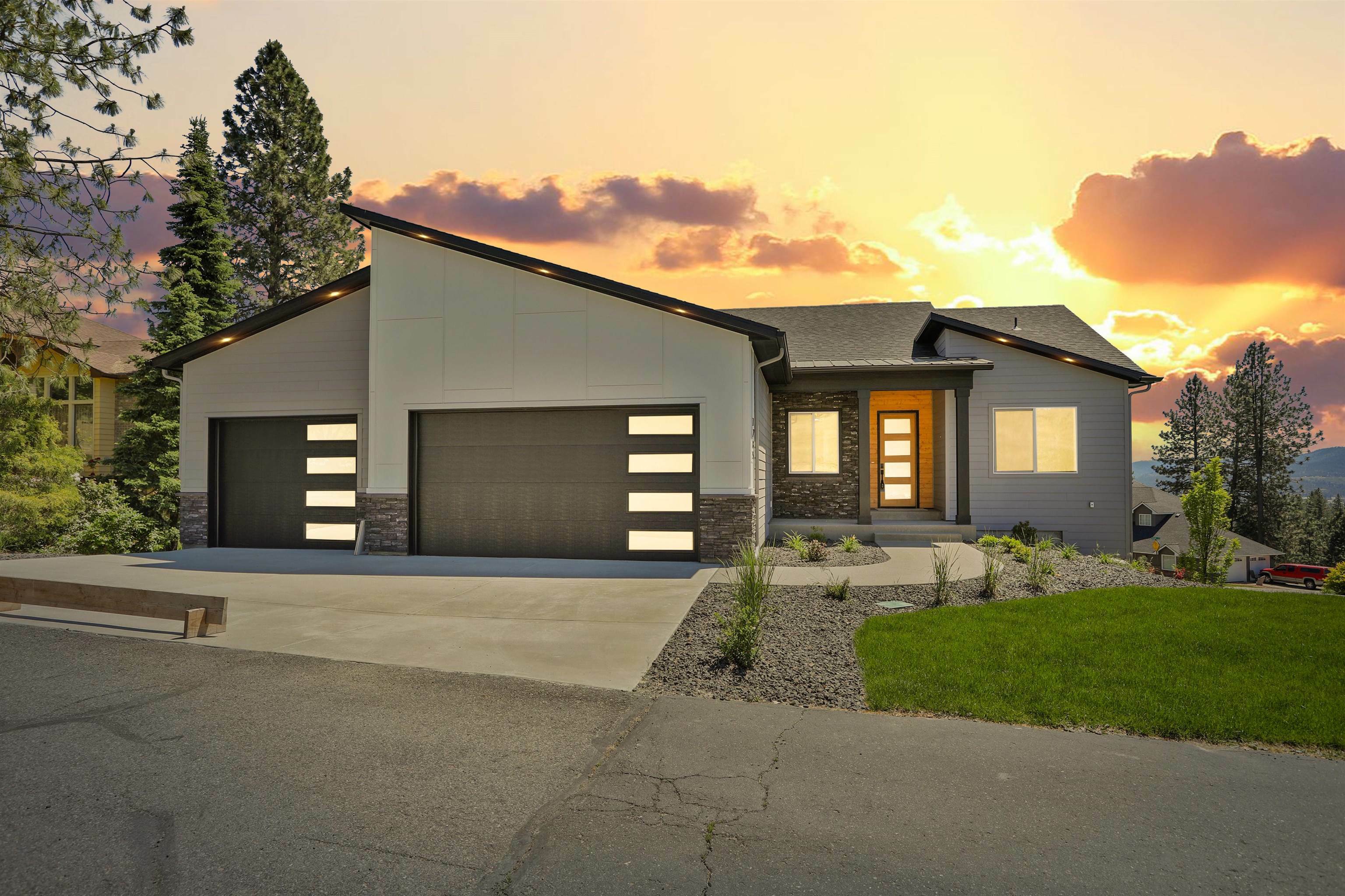Property Photo: 7285 E Columbia Dr WA 99212