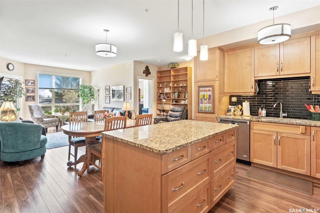 Property Photo: 1015 Moss Avenue 212 SK S7H 4J3