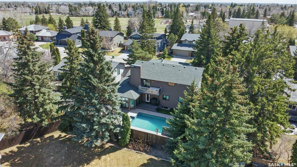Property Photo: 187 Lakeshore Crescent SK S7J 3T4